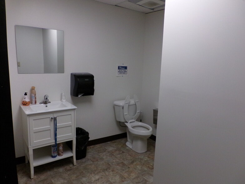 More Photos Of 401 Gilford Ave, Gilford Office For Lease