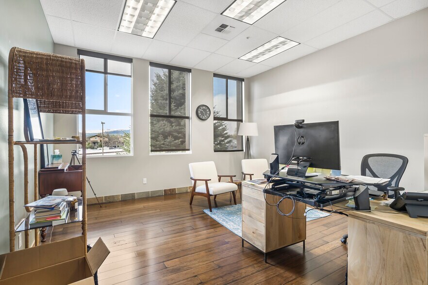 More Photos Of 601 N Larch St, Sisters Research And Development For Sale