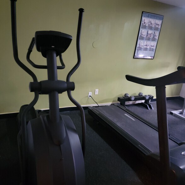 More Photos Of 3040 5th Ave S, Fort Dodge Hotel For Sale