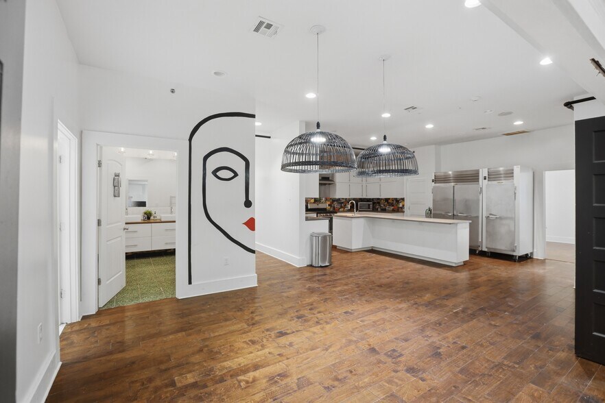 More Photos Of 122 E Randolph Ave, Enid Storefront Retail Residential For Sale