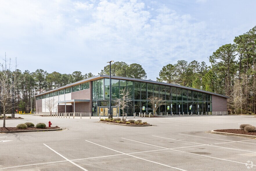 More Photos Of 553 US-70 W, Havelock Freestanding For Lease