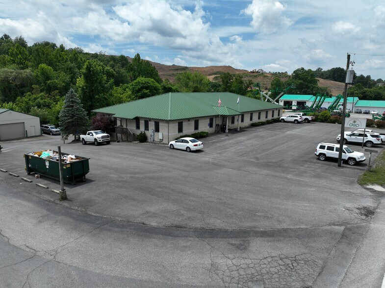 More Photos Of 2031 Pleasant Valley Rd, Fairmont Medical For Lease