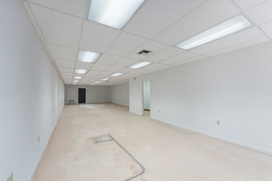 More Photos Of 3623-3650 Webber St, Sarasota Storefront Retail Office For Sale