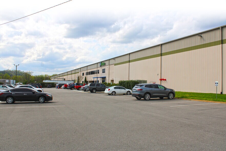 More Photos Of 7235-7241 Cockrill Bend Blvd, Nashville Manufacturing For Lease