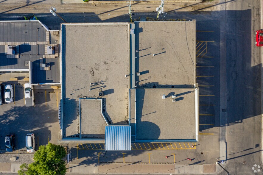 More Photos Of 1101 9 Av SE, Calgary Freestanding For Lease