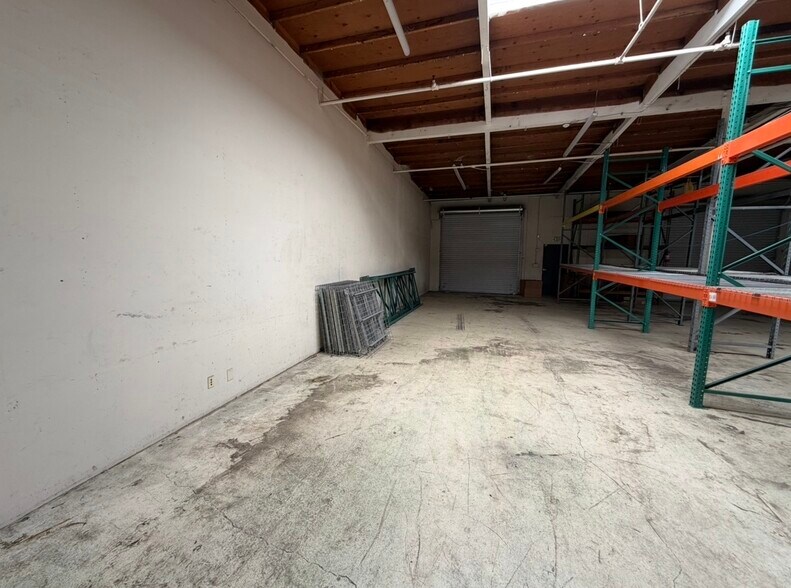 More Photos Of 1914 W Mission Rd, Escondido Warehouse For Lease