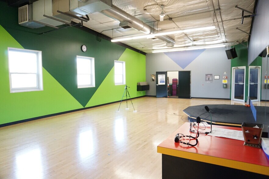 More Photos Of 2500 Business Ln, Yakima Freestanding For Sale