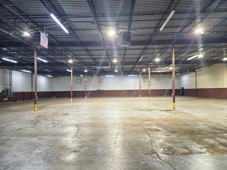 More Photos Of 6780 Green Industrial Way, Morrow Distribution For Sale