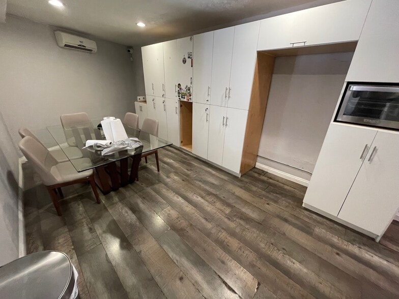 More Photos Of 4900 Lankershim Blvd, North Hollywood Freestanding For Sale