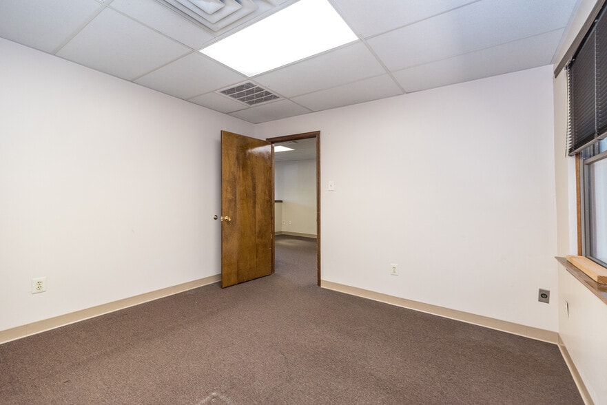 More Photos Of 908-918 Town Center, New Britain Office For Sale