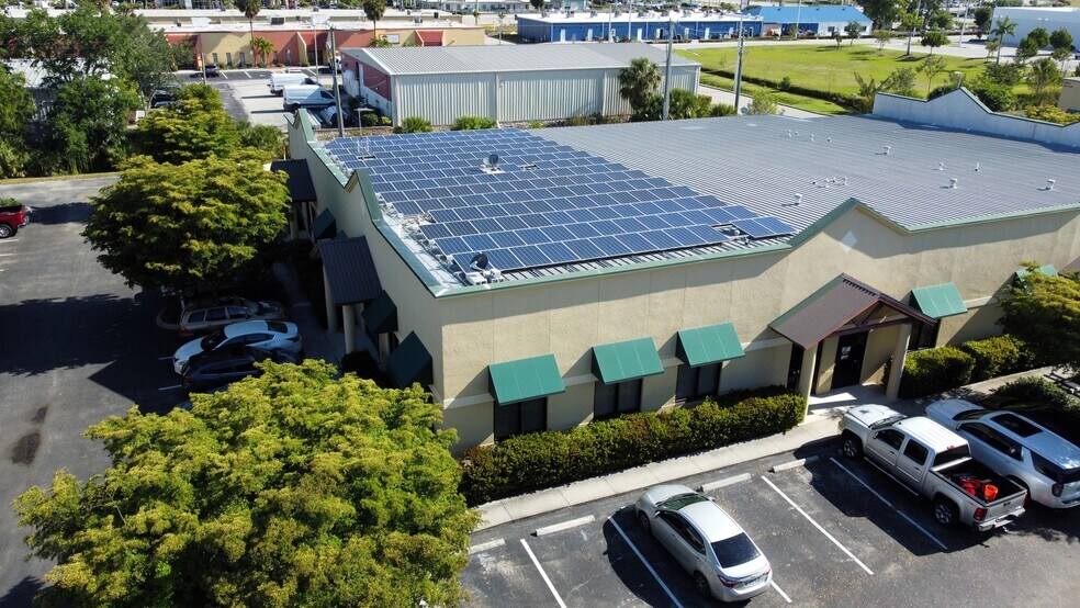 More Photos Of 10970 S Cleveland Ave, Fort Myers Office For Sale