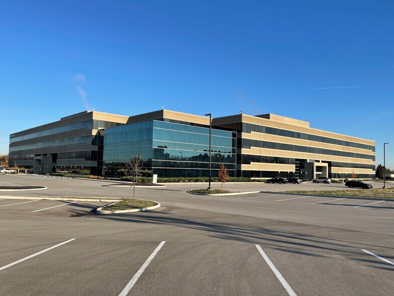 More Photos Of 7440 Woodland Dr, Indianapolis Medical For Lease