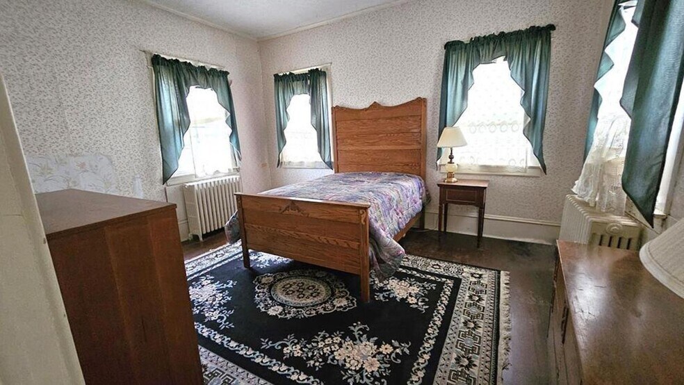More Photos Of 850 Kinderton Rd, Clarksville Hospitality For Sale