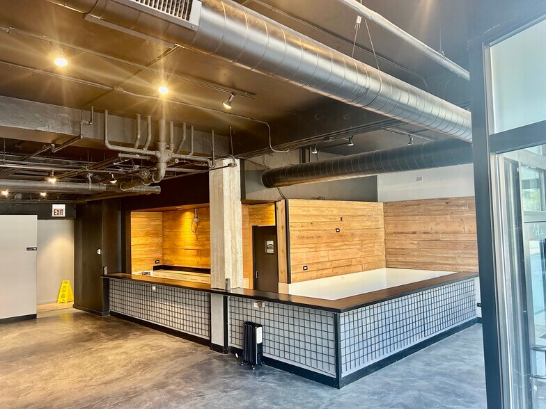 More Photos Of 1615-1637 W Howard St, Chicago Apartments For Lease