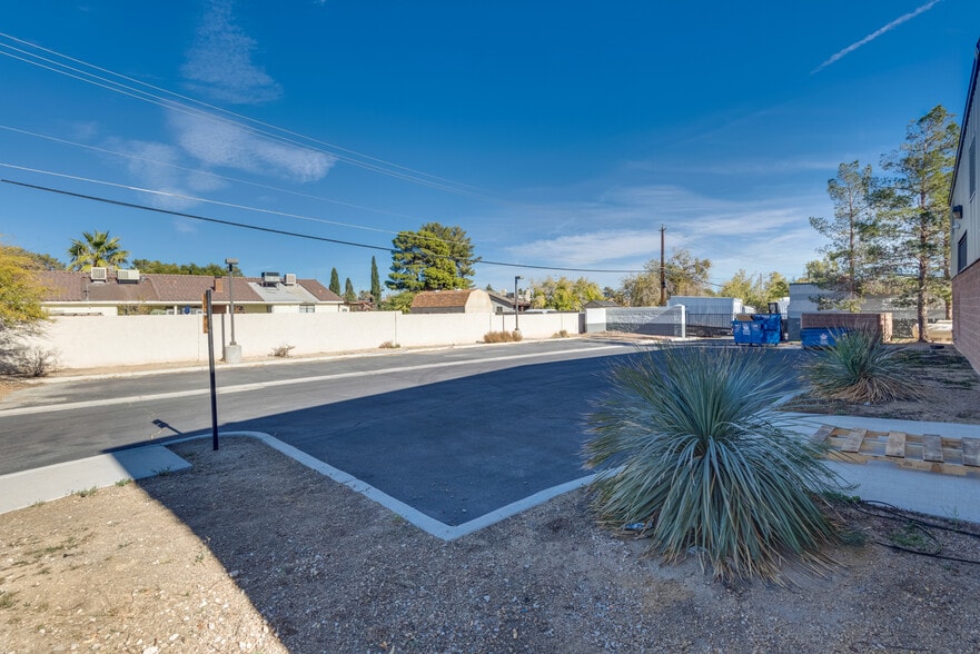 More Photos Of 3250 N Bronco St, Las Vegas General Retail For Sale
