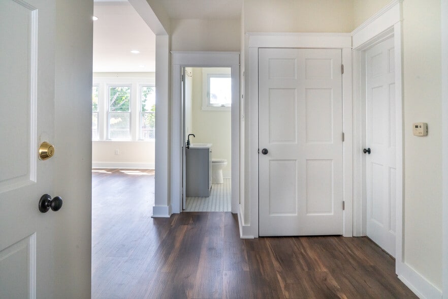 More Photos Of 2860 Perrysville Ave, Pittsburgh Funeral Home For Sale