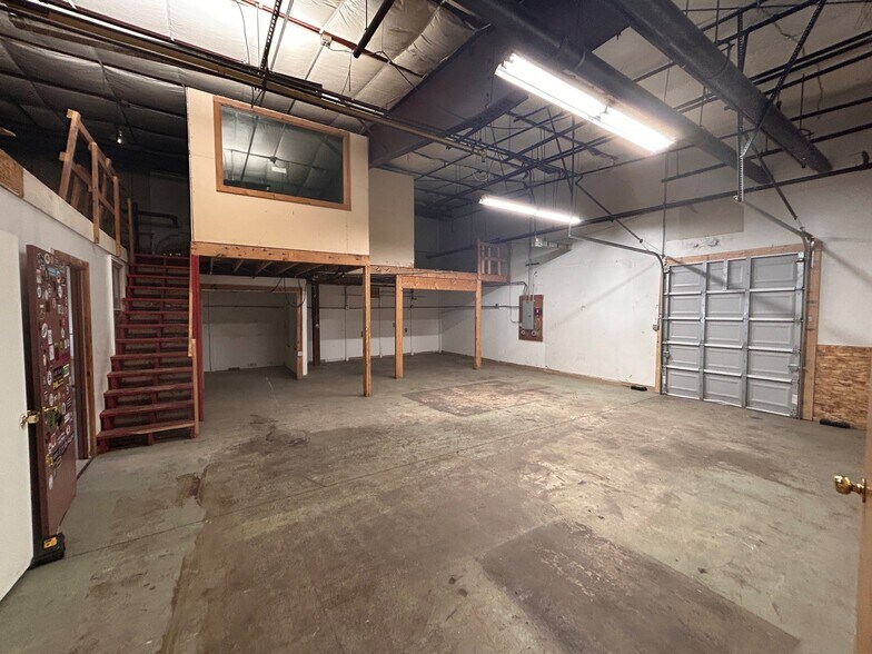 More Photos Of 324 Wells St, Greenfield Food Processing For Lease