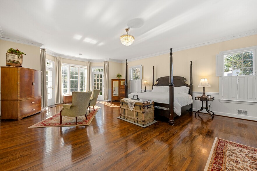 More Photos Of 132 E College St, Griffin Hospitality For Sale