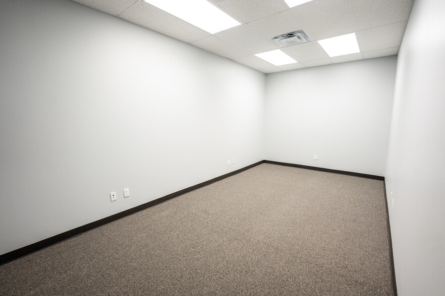 More Photos Of 1120 Toro Grande, Cedar Park Light Distribution For Sale