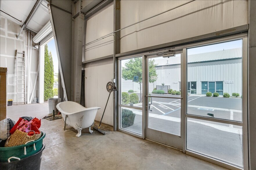 More Photos Of 18855 Microtronics, Sonora Industrial For Sale