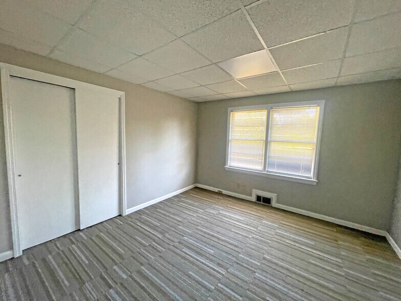 More Photos Of 1924 Warm Springs Rd, Columbus Medical For Sale