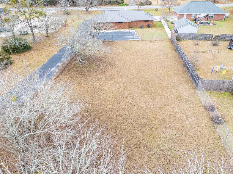 More Photos Of 706 W Barnard St, Glennville Medical For Sale