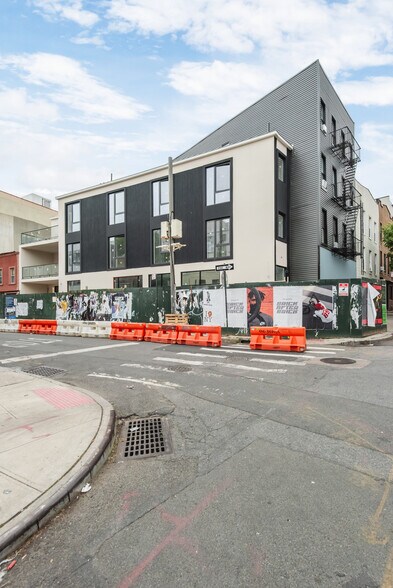 More Photos Of 194 Greenpoint Ave, Brooklyn Apartments For Sale