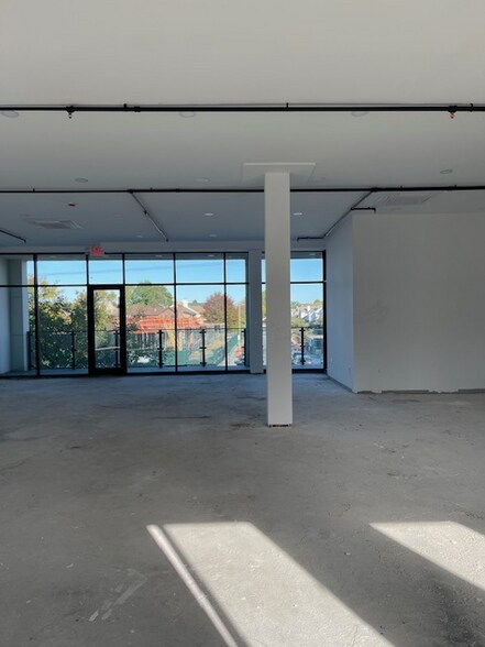 More Photos Of 18610 Union Tpke, Fresh Meadows Storefront Retail Office For Lease