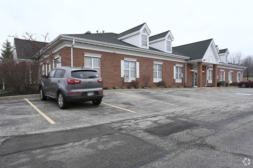 More Photos Of 7000 Town Centre Dr, Broadview Heights Office For Lease