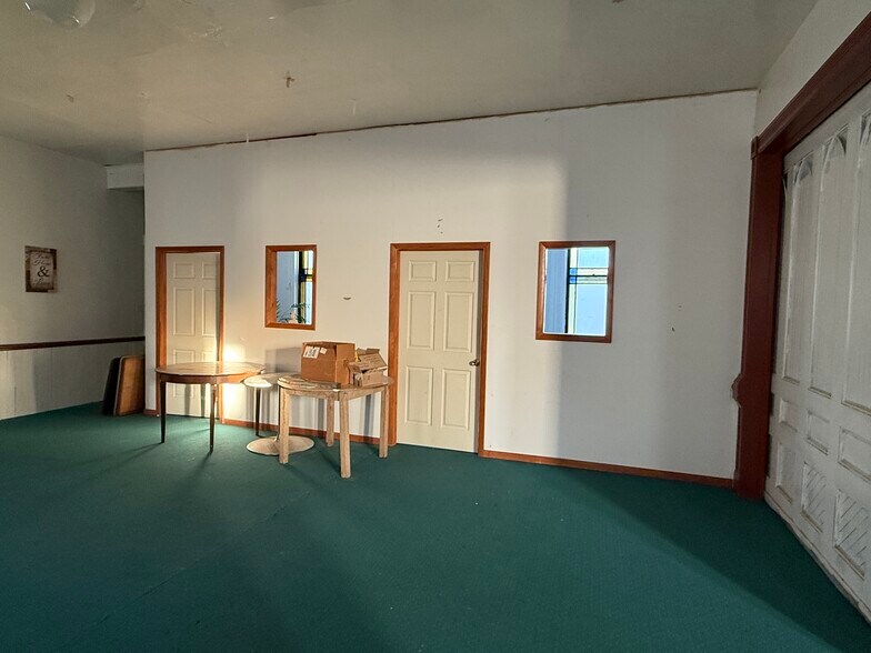 More Photos Of 601 S Superior St, Albion Specialty For Lease