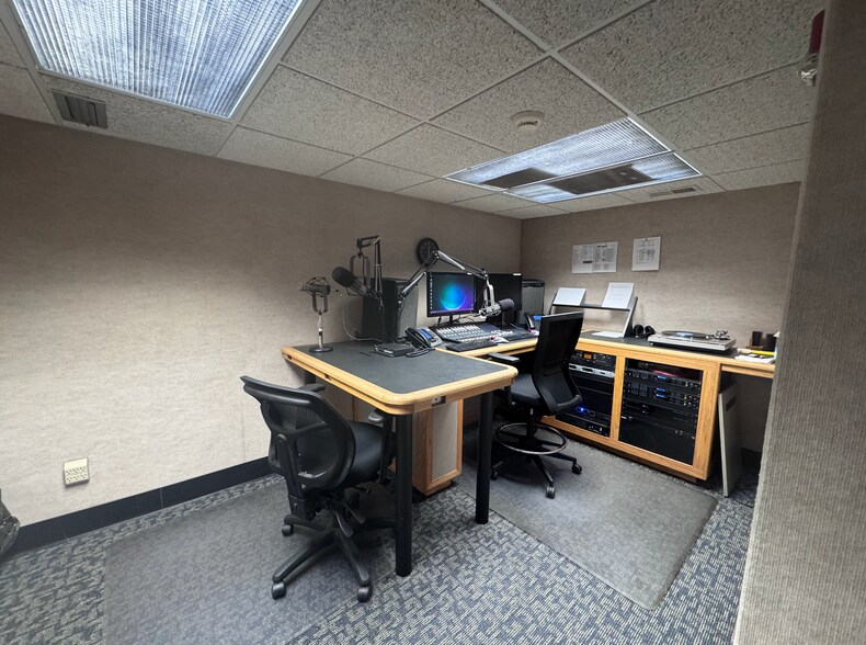 More Photos Of 45 Fisher Ave, East Longmeadow Office For Sale
