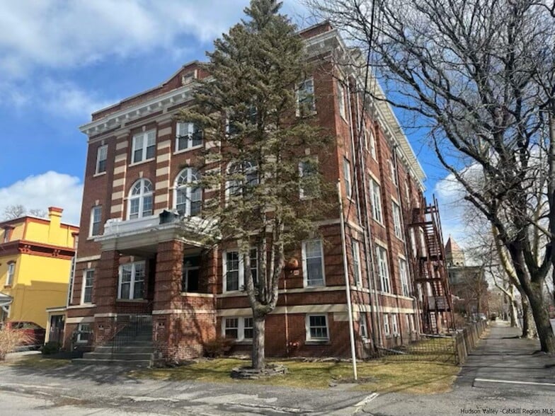 More Photos Of 236 Wall St, Kingston Specialty For Lease