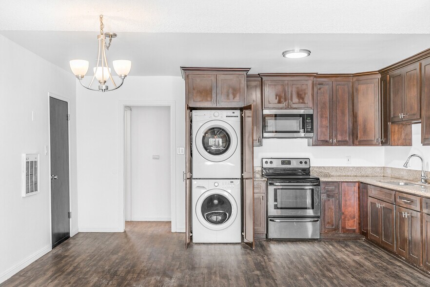 More Photos Of 600 Almond Ave, Long Beach Apartments For Sale