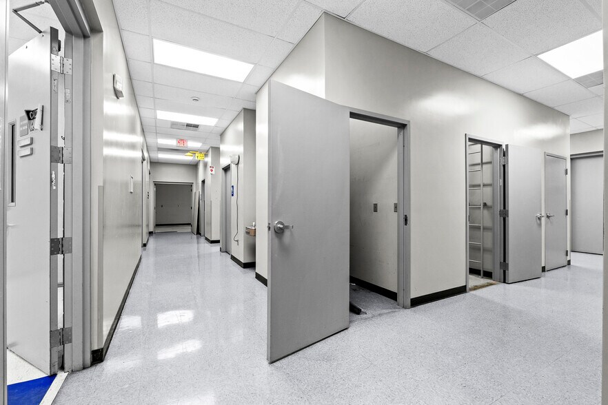 More Photos Of 7200 US-150, Greenville Office For Sale