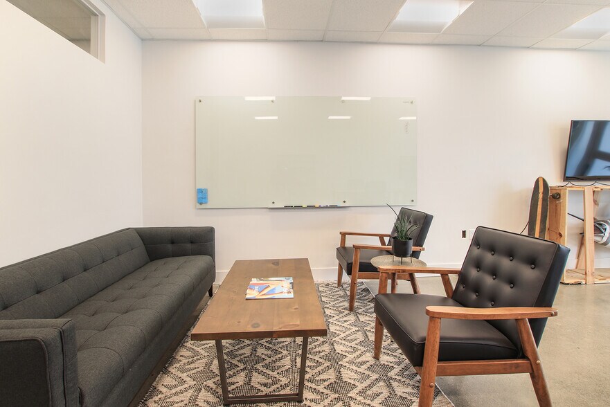 More Photos Of 11 Embarcadero West, Oakland Office For Sale