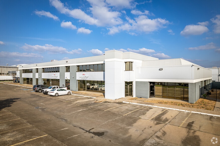 More Photos Of 8901-8933 Interchange Dr, Houston Unknown For Lease