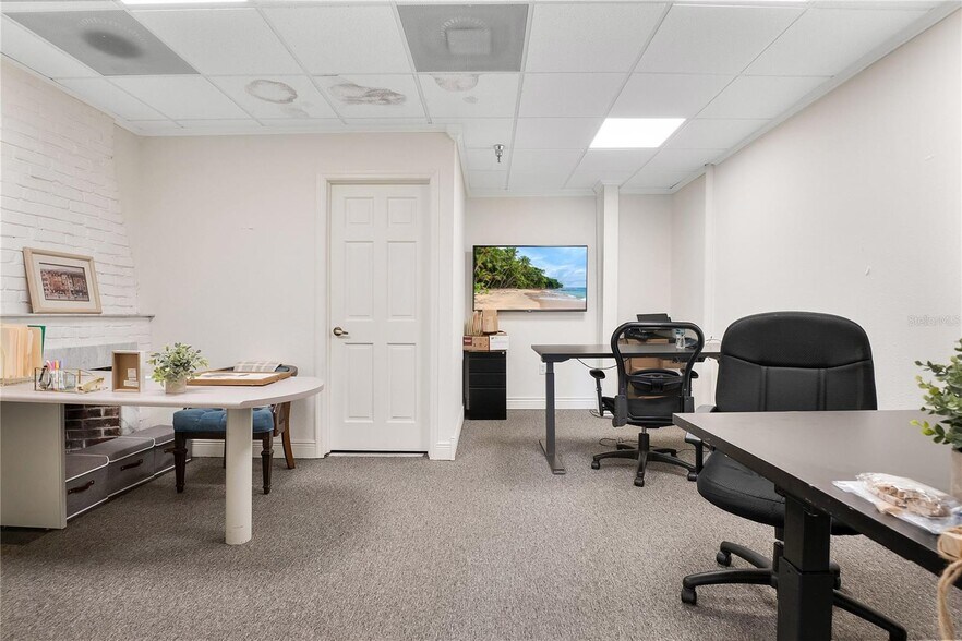 More Photos Of 13 W Pine St, Orlando Storefront Retail Office For Lease