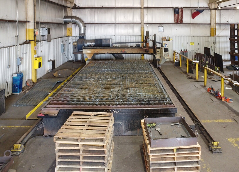 More Photos Of 8102 County Road 313 E, Tyler Distribution For Sale