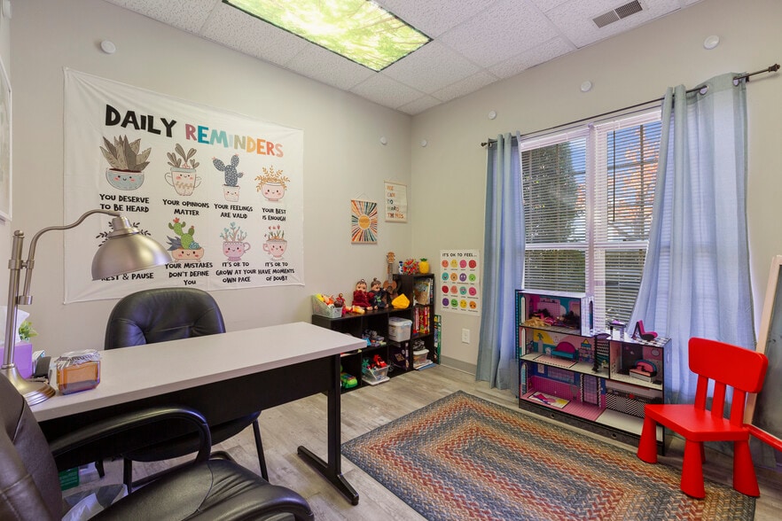 More Photos Of 1300 Gardiner Ln, Louisville Medical For Sale