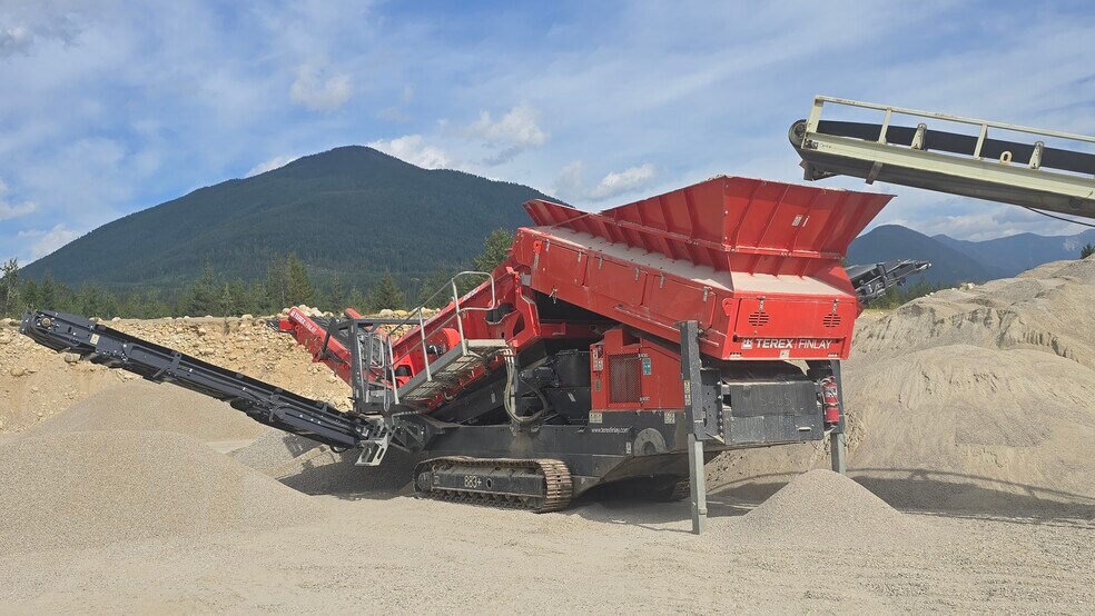 More Photos Of 1500 Hot Springs Rd, Nakusp Industrial For Sale