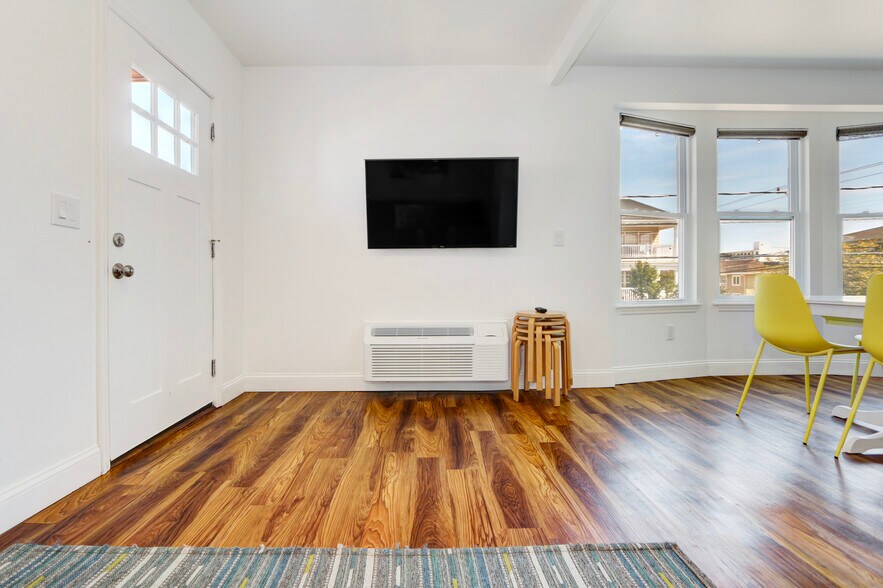 More Photos Of 5100 Atlantic Ave, Wildwood Hotel For Sale