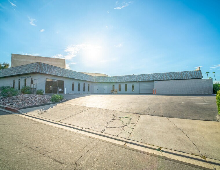 More Photos Of 205 Market Pl, Escondido Warehouse For Sale