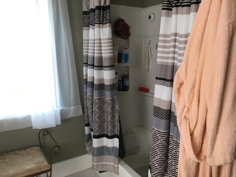 More Photos Of 179 Main St, Beacon Storefront Retail Residential For Sale