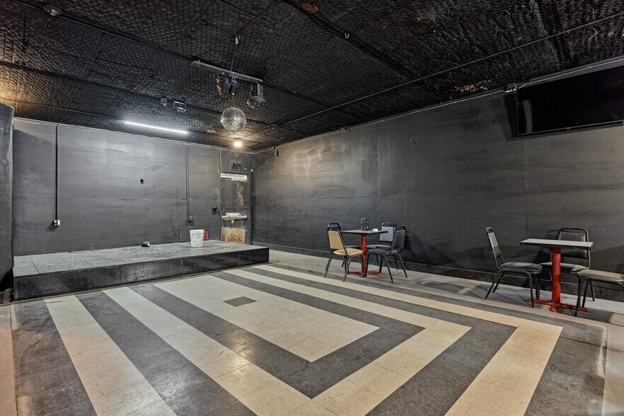 More Photos Of 10935 Aldine Westfield Rd, Houston Bar For Sale