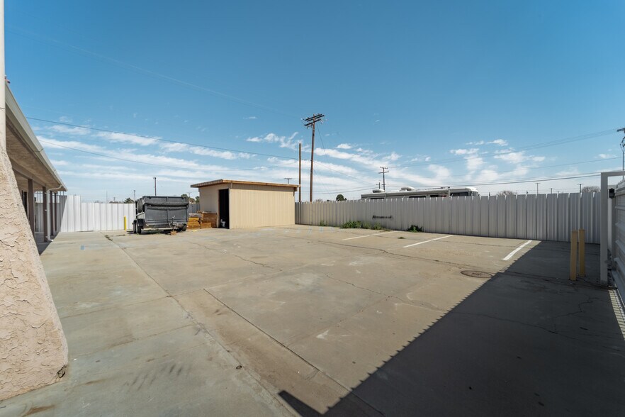 More Photos Of 113 W Pillsbury St, Lancaster Flex For Sale