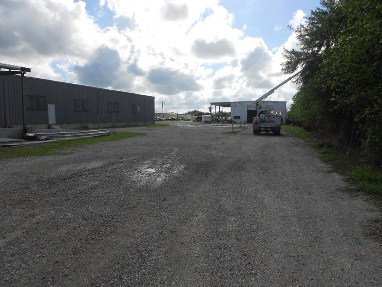 More Photos Of 5568 Ayers St, Corpus Christi Warehouse For Lease