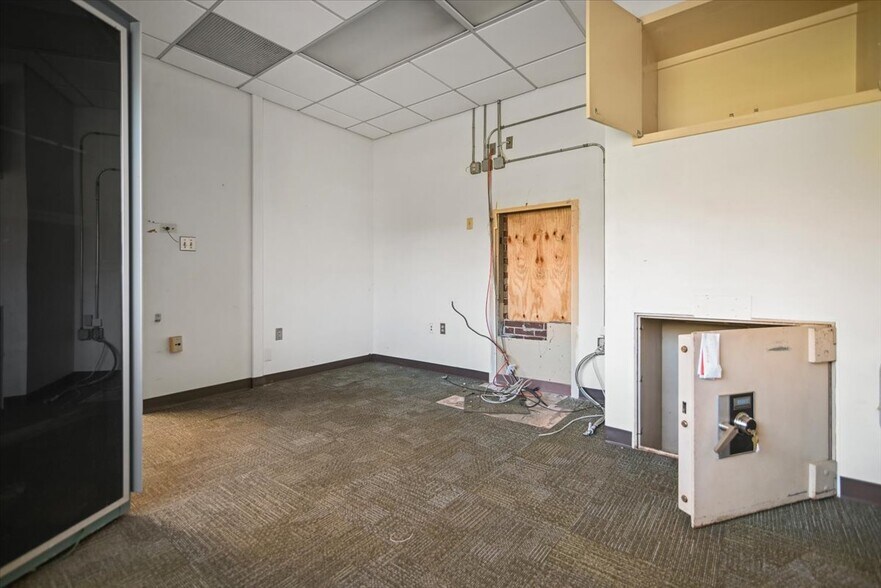 More Photos Of 209 Skyline Dr, East Stroudsburg Freestanding For Lease