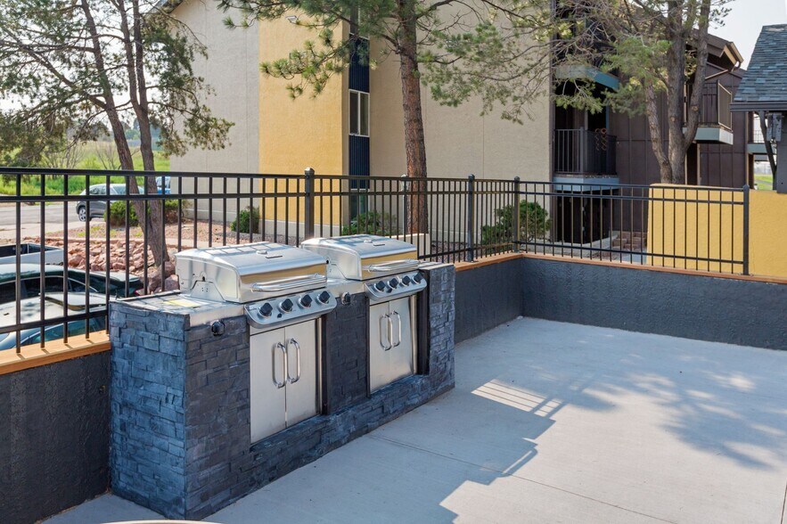 More Photos Of 3349 E Fountain Blvd, Colorado Springs Apartments For Sale