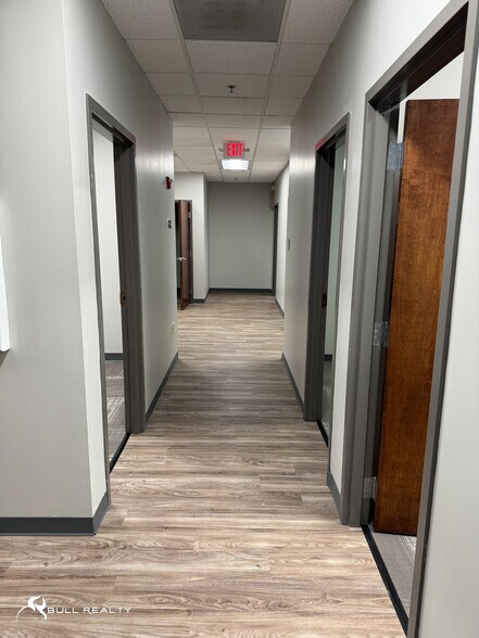 More Photos Of 1925 Vaughn Rd NW, Kennesaw Office For Lease