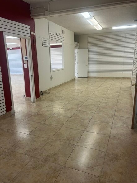 More Photos Of 4225-4237 W Sahara Ave, Las Vegas Freestanding For Lease